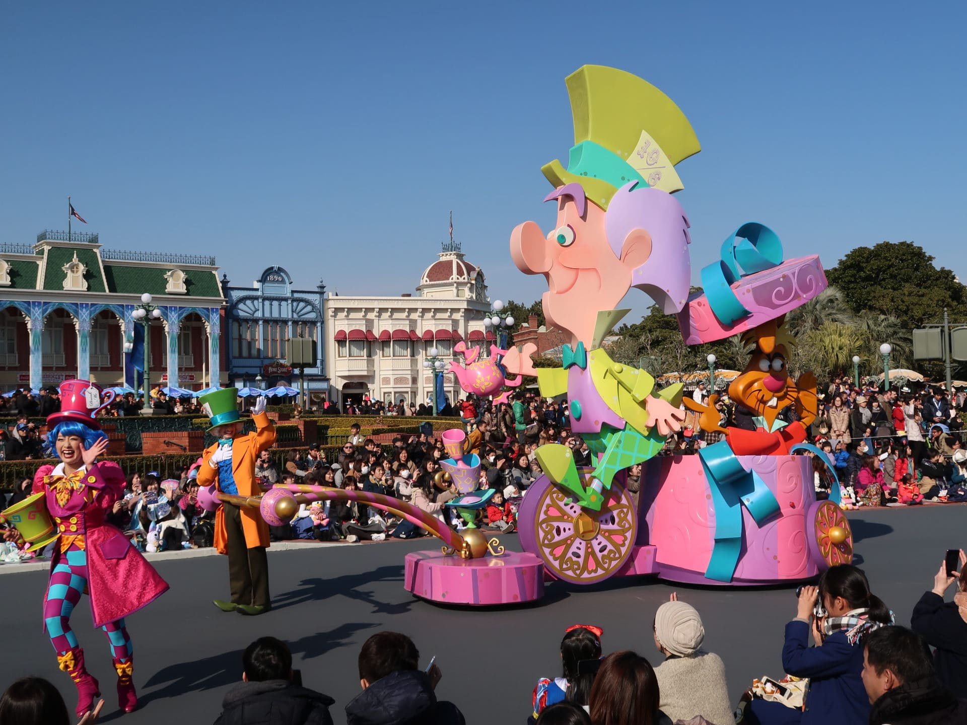 Photos: Happiness is Here - Parade at Tokyo Disneyland - Travel to the ...