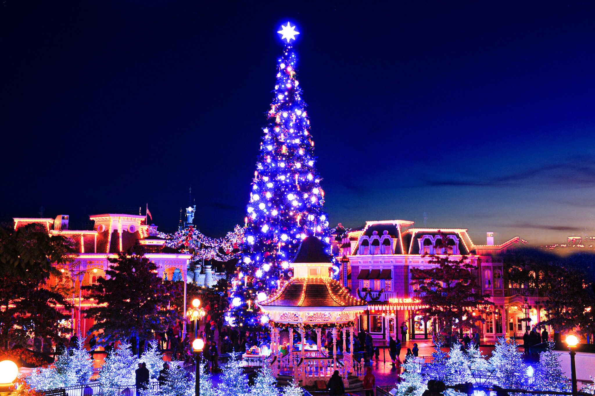 Disney Enchanted Christmas 2022 Disneyland Paris Travel to the Magic